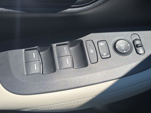 Used 2023 Honda HR-V LX image 27