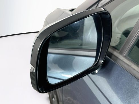 Used 2024 Kia Carnival EX FWD image 16