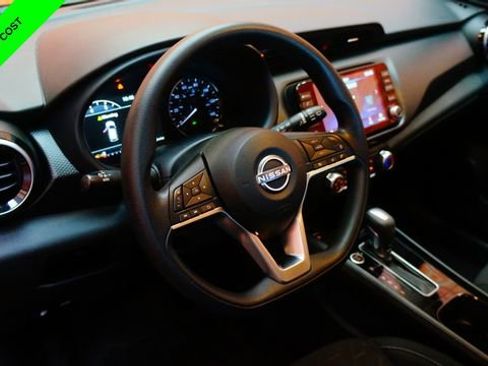 Certified 2024 Nissan Kicks SV image 9