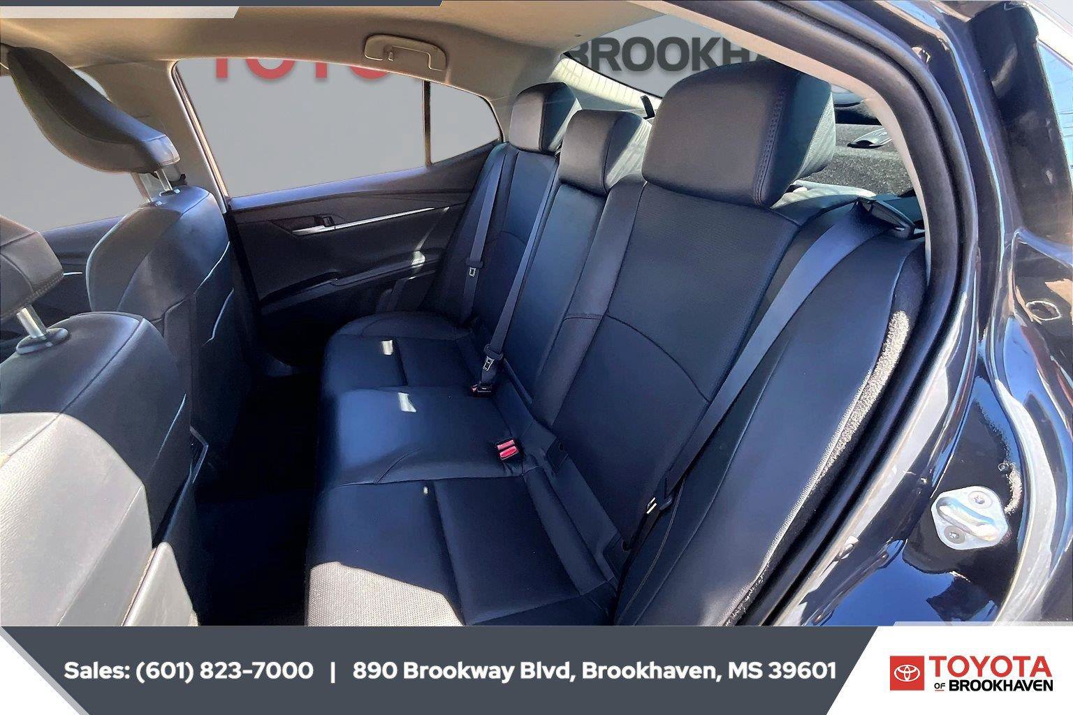 Used 2025 Toyota Camry XLE FWD image 19