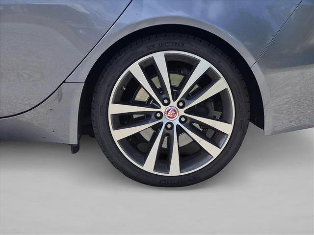 Used 2020 Jaguar XE S RWD image 16