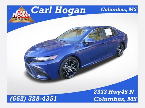 Used 2024 Toyota Camry SE image 1