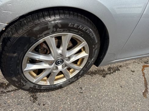 Used 2015 MAZDA MAZDA3 i Touring w/ Technology Package image 9