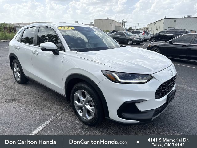 Used 2025 Honda HR-V LX image 1