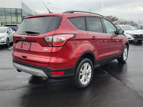 Used 2017 Ford Escape SE w/ Equipment Group 201A image 7