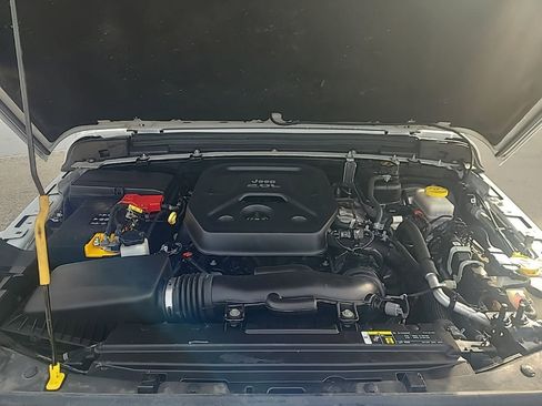 Used 2020 Jeep Wrangler Unlimited Sahara w/ Uconnect 4C Nav & Sound Group image 23