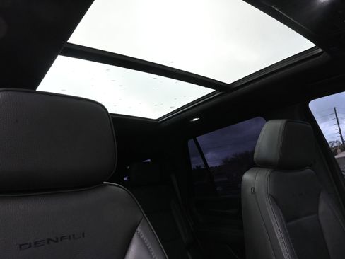Used 2021 GMC Yukon Denali w/ LPO, Illumination Package image 27
