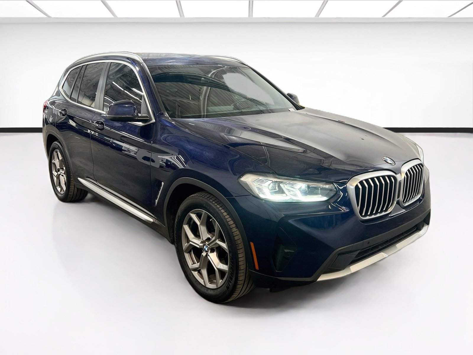 Used 2022 BMW X3 sDrive30i w/ Convenience Package RWD image 3