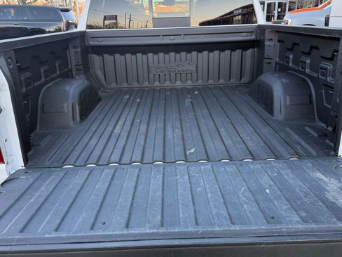 Used 2024 Chevrolet Silverado 1500 High Country w/ Technology Package image 12