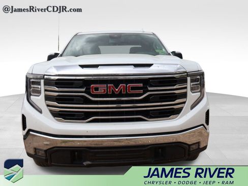 Used 2025 GMC Sierra 1500 SLT image 3