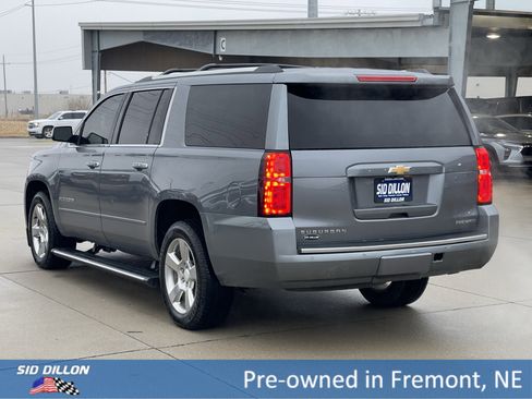 Used 2020 Chevrolet Suburban Premier image 8