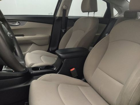 Used 2019 Kia Forte LXS image 17