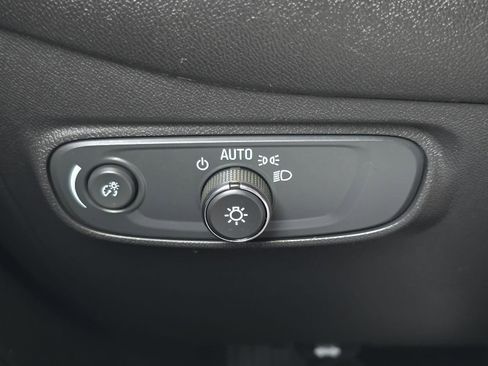 Used 2020 Chevrolet Equinox LT image 11