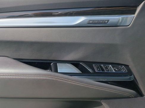 Certified 2025 Cadillac Escalade ESV Luxury RWD image 21