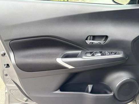 Used 2023 Nissan Kicks SV FWD image 11