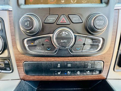 Used 2017 RAM 1500 Laramie w/ Convenience Group image 37