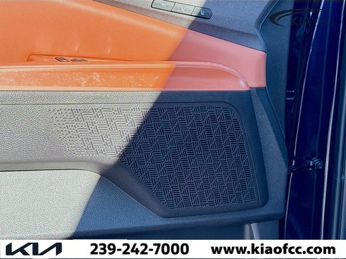 New 2026 Kia Carnival EX image 25