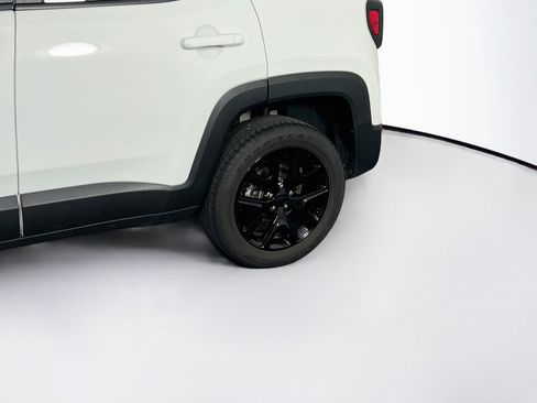 Used 2023 Jeep Renegade Altitude w/ Sun/Sound Group AWD/4WD image 31