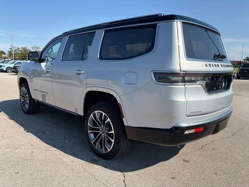 Used 2023 Jeep Grand Wagoneer Series III AWD/4WD image 5