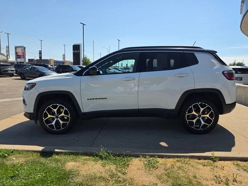 Used 2025 Jeep Compass Limited AWD/4WD image 8