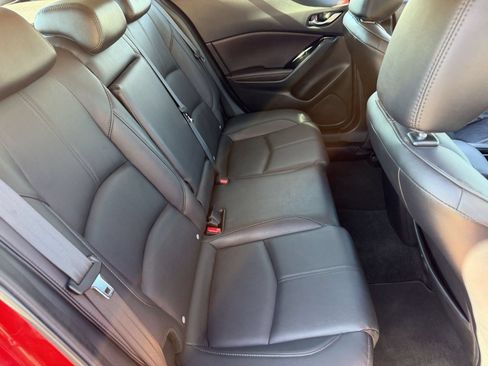 Used 2018 MAZDA MAZDA3 Touring FWD image 30
