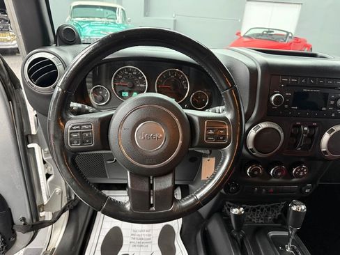Used 2012 Jeep Wrangler Unlimited Sport AWD/4WD image 8
