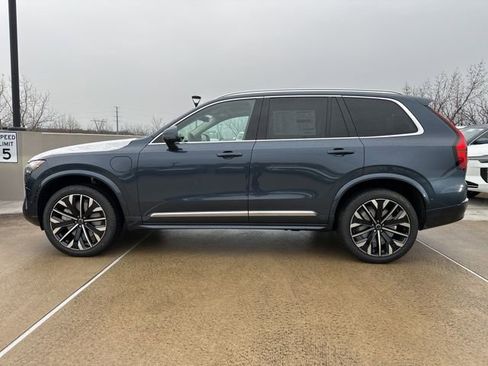 New 2026 Volvo XC90 T8 Plus w/ Protection Package Premier image 4