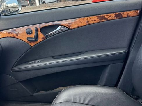 Used 2006 Mercedes-Benz E 350 Sedan image 34