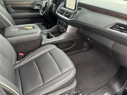 Used 2024 Chevrolet Tahoe Premier w/ Premium Package AWD/4WD image 38