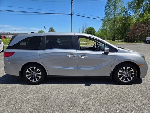 Used 2024 Honda Odyssey EX-L image 9