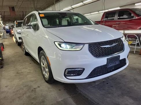 Used 2021 Chrysler Pacifica Limited w/ Premium & Safety Sphere Group image 1