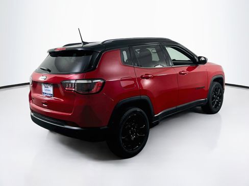 Used 2023 Jeep Compass Latitude w/ Convenience Group AWD/4WD image 5