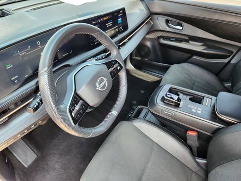 Used 2024 Nissan Ariya AWD image 10