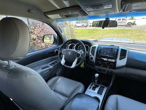 Used 2014 Toyota Tacoma 4x4 Double Cab w/ SR5 Package image 24
