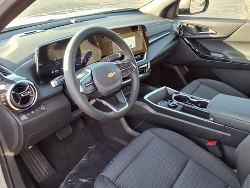 New 2026 Chevrolet Equinox LT image 8