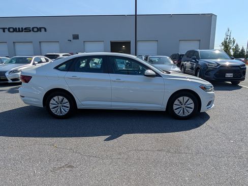 Used 2019 Volkswagen Jetta S w/ Driver Assistance Package FWD image 2