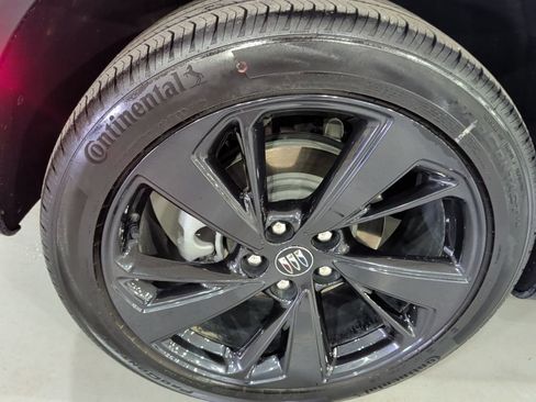 Certified 2025 Buick Envision Sport Touring image 10