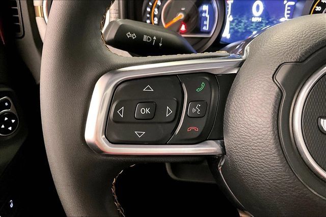 Used 2024 Jeep Wrangler Unlimited Sahara w/ Technology Group AWD/4WD image 25