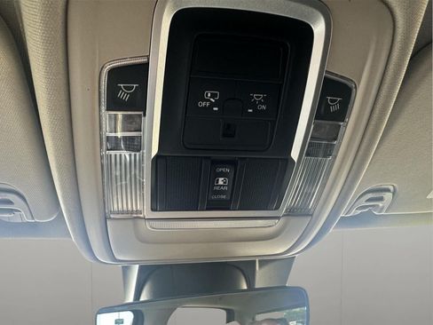 Used 2022 RAM 1500 Laramie AWD/4WD image 29