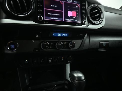 Used 2022 Toyota Tacoma TRD Off-Road w/ Technology Package RWD image 16