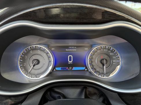 Used 2015 Chrysler 200 C FWD image 25