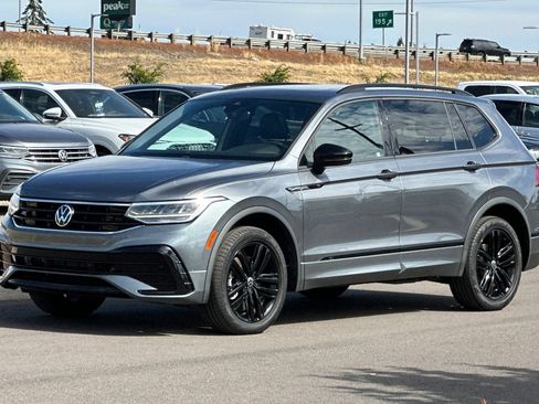 Used 2022 Volkswagen Tiguan SE R-Line AWD/4WD image 7