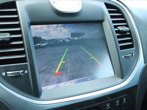 Used 2014 Chrysler 300 C AWD/4WD image 23