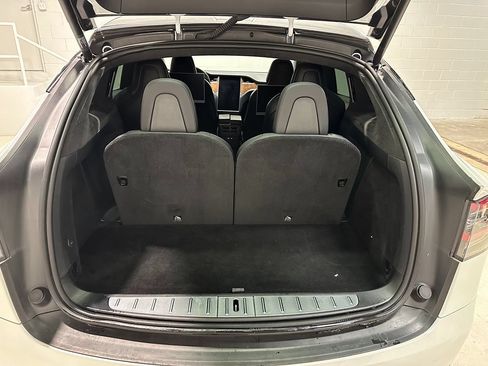 Used 2019 Tesla Model X Long Range AWD/4WD image 7