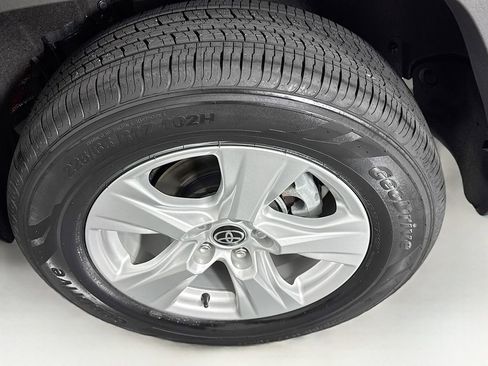 Used 2021 Toyota RAV4 XLE w/ XLE Grade Weather Package AWD/4WD image 32