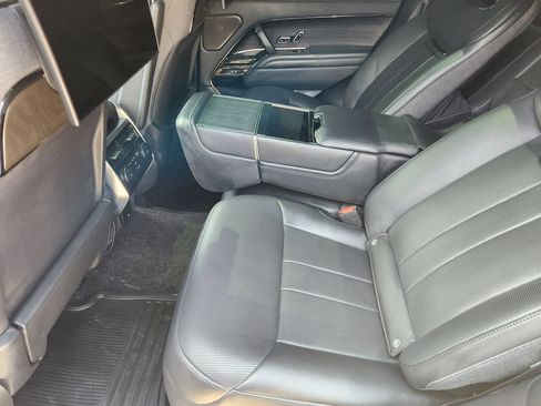 Used 2024 Land Rover Range Rover SV AWD/4WD image 11