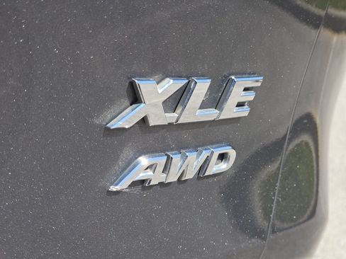 Used 2021 Toyota RAV4 XLE Premium AWD/4WD image 34