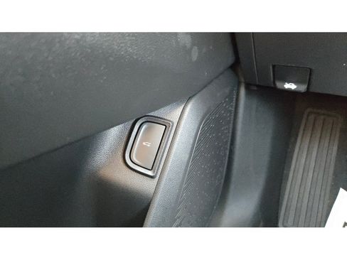 Used 2026 Chevrolet Equinox LT w/ Convenience Package II FWD image 33