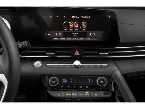 Used 2021 Hyundai Elantra Limited FWD image 13