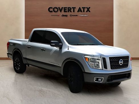 Used 2018 Nissan Titan PRO-4X AWD/4WD image 7